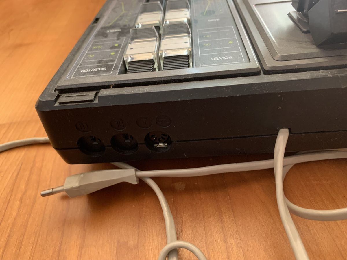 Philips Tourne-disques: Tourne disque  – D'occasion à Lentigny par ben_87fk