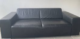 Gut erhaltenes 3er- und 2er-Ledersofa zu verkaufen