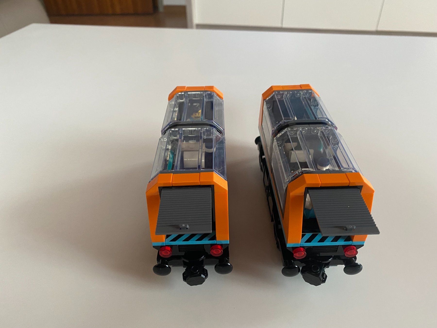 Lego Spielzeuge: LEGO - 2 - EISENBAHN - POLAREXPRESS - WAGONS – Gebraucht aus Gelterkinden von ajdt4 1