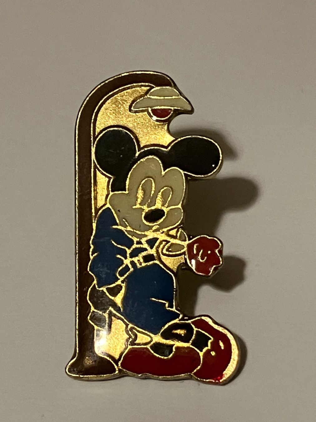 Placchette & Badge: 1 Pin Mickey Mouse – Usato da Basel venduto da djwwpp