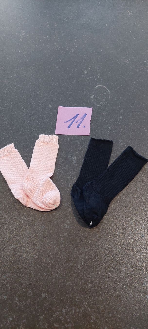 Puppen: 2paar neue Puppensocken – Neu (gemäss Beschreibung) aus Muri AG von nindo1
