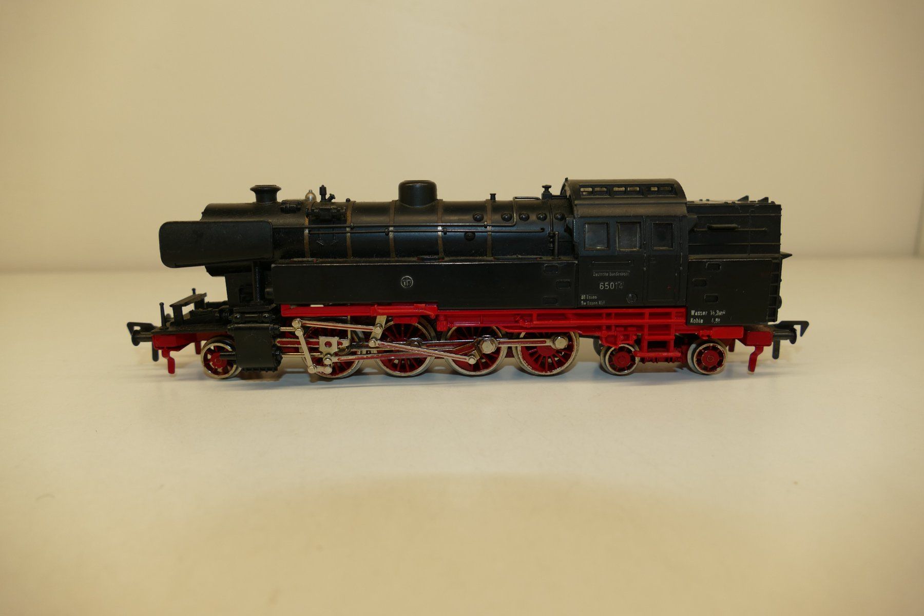 Fleischmann Modelleisenbahnen: Fleischmann H0: DB Tenderdampflok BR65 – Gebraucht aus Niederhasli von rail-duerst