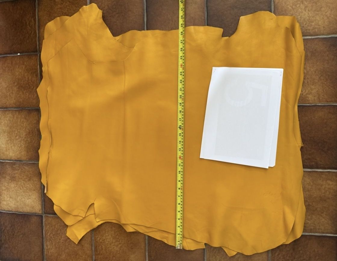 Tessuti: Cuir de mouton véritable jaune/Gelbes echtes Schafsleder – Nuovo e nell'imballaggio originale da Veyras venduto da ValClasse 1