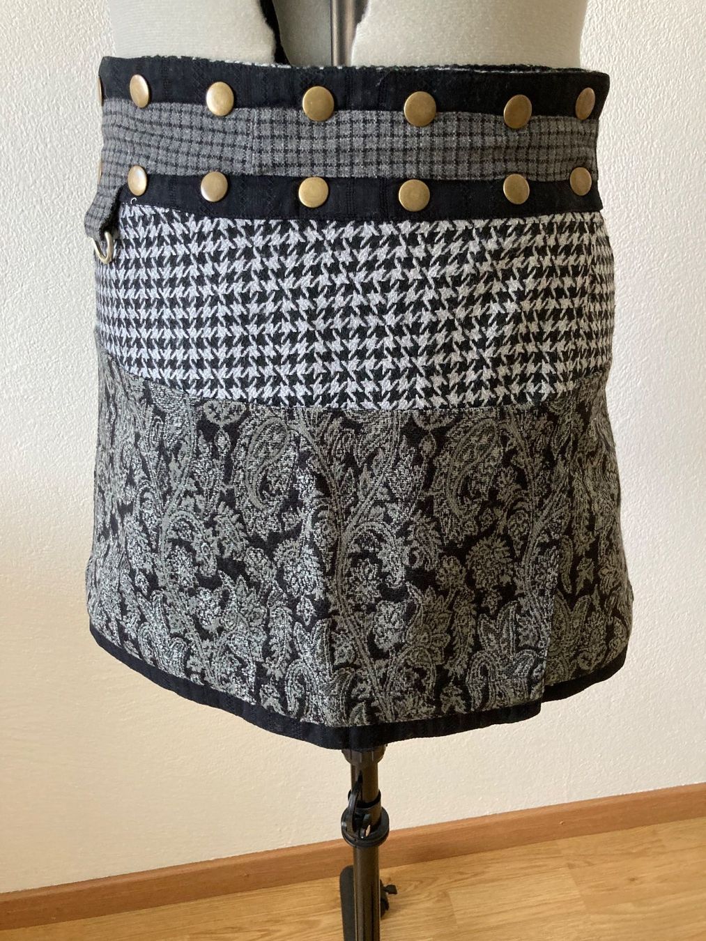 Moshiki Röcke: MOSHIKI Wickelrock, reversible – Gebraucht aus Samedan von chickenrun01