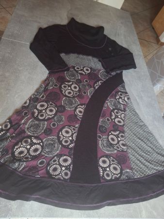Robe fluide sur le bas taille M