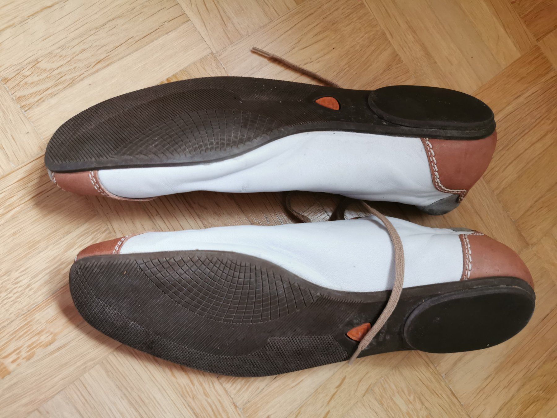 Scarpe da donna: Sneaker Giusti Leombruni Gr. 37 1/2 – Usato da Stäfa venduto da flamingo_17 7