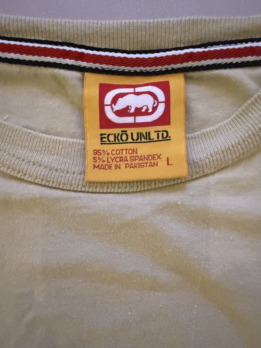 T-shirt: T -Shirt Eckō – Nuovo (secondo la descrizione) da St. Gallen venduto da Supernova81 1