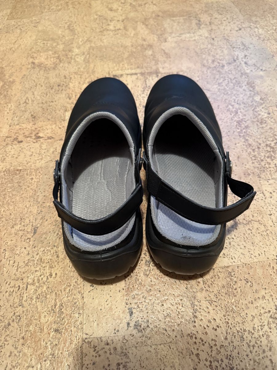 Chaussures hommes: Kitchen shoes – D'occasion à Eysins par con_9f9v