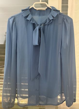 Bluse mit Schleife Grösse 34 blau