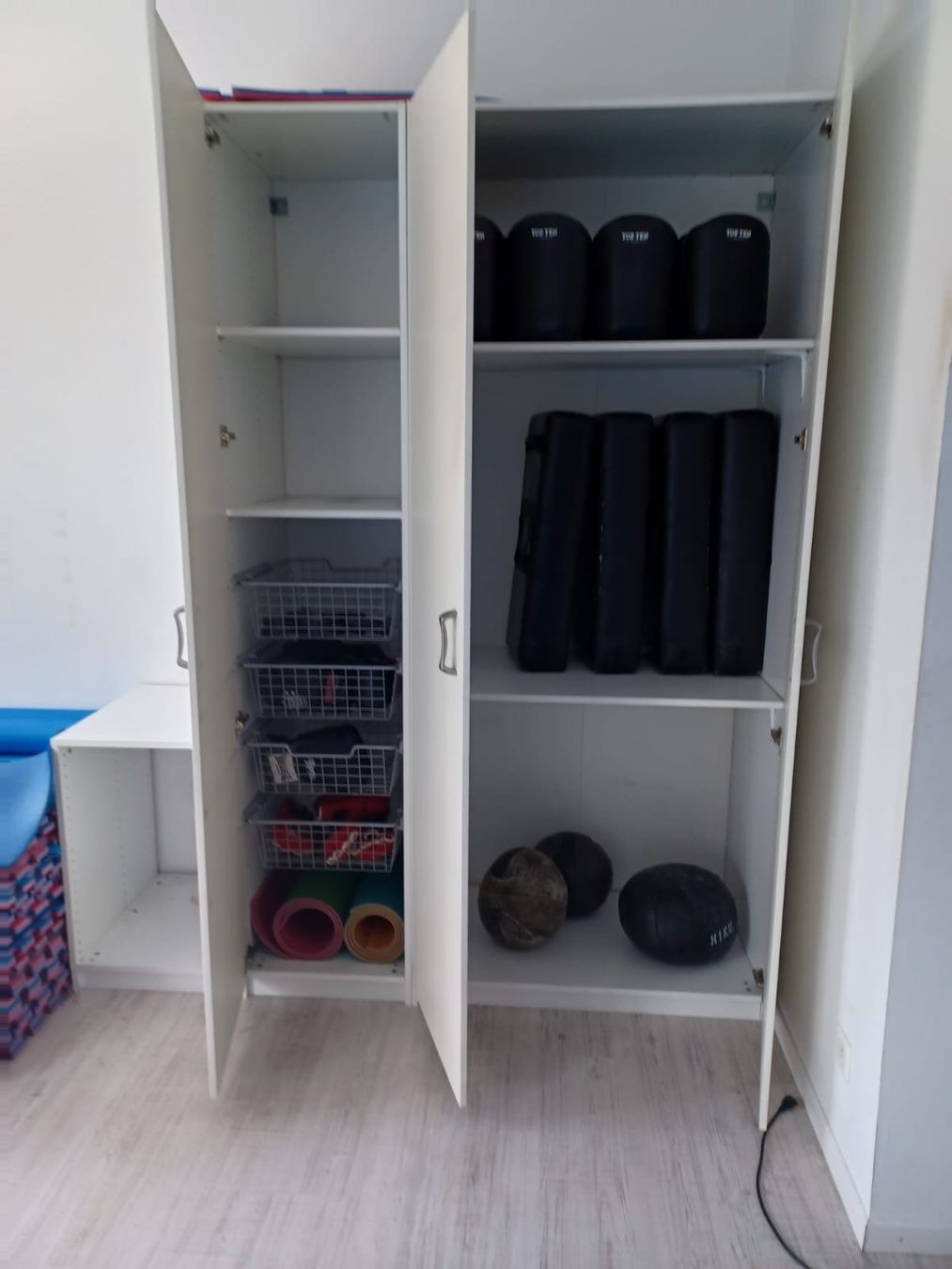 Armadi: Schrank (weiss) – Usato da Bern venduto da Sudowudo 1