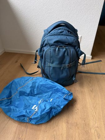 Satch Schulrucksack mit Regenschutz
