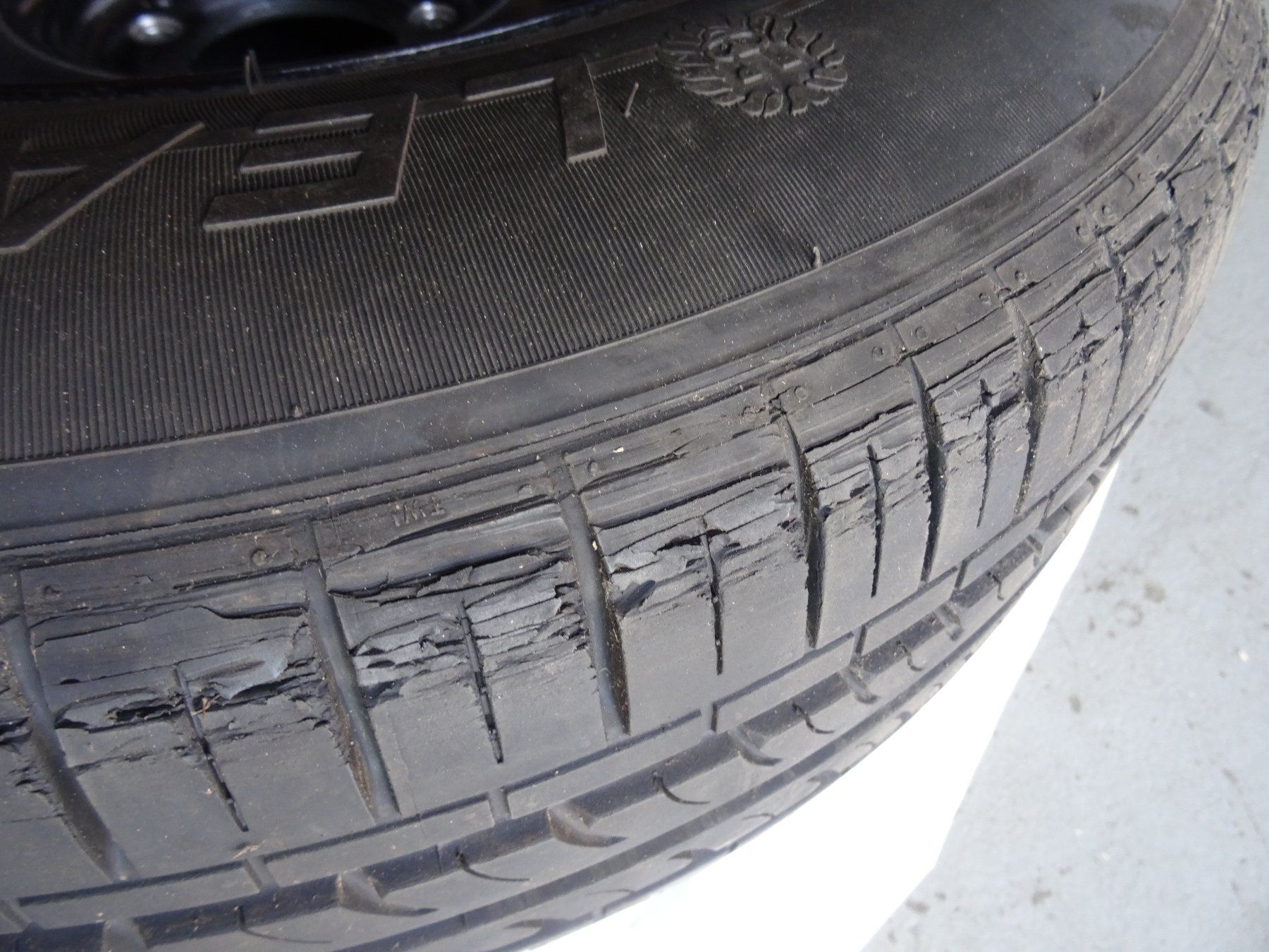 Dodge Pneumatici & Ruote complete: DODGE Durango, Escalade, CENTER LINE VAN, evtl. RAM 1500, – Usato da Niederbipp venduto da mission55impossibile 8