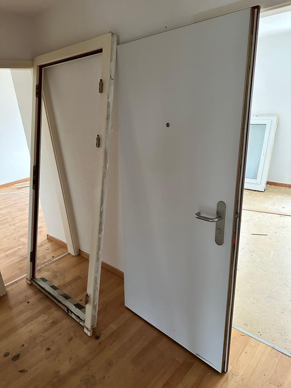 Porte: Sicherheitstür mit Rahmen – Usato da Spreitenbach venduto da Space_X 3