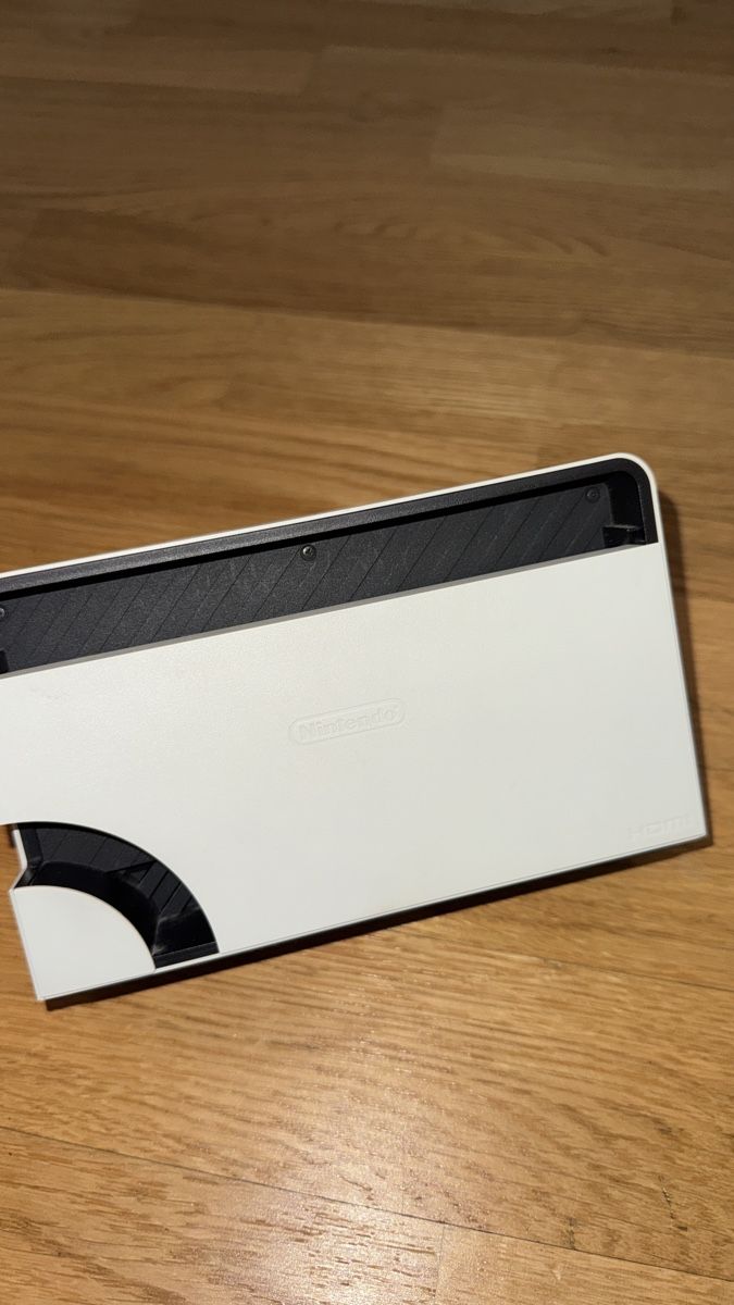 Nintendo Konsolen: Nintendo Switch OLED Weiss + Pro Controller + 4 Joy-Cons – Neu (gemäss Beschreibung) aus Birsfelden von Vossi2 5