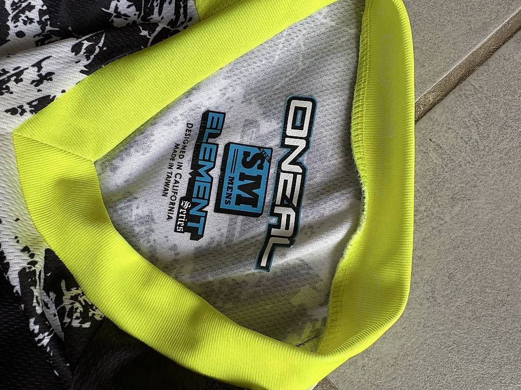 Leibchen & Hosen: Oneal Bikeshirt – Gebraucht aus Gossau ZH von Mad73040 1