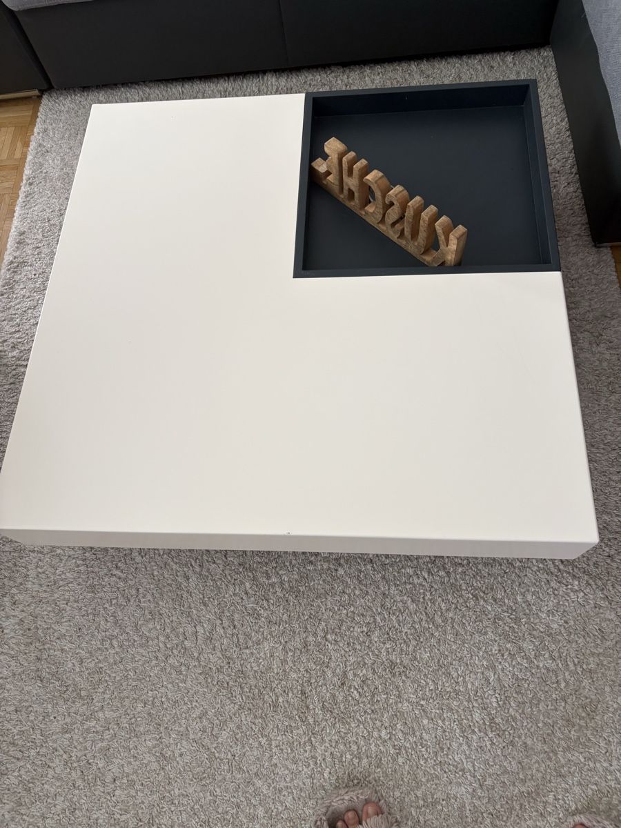Tische: Couchtisch mit Teppich – Gebraucht aus St. Gallen von I.m20