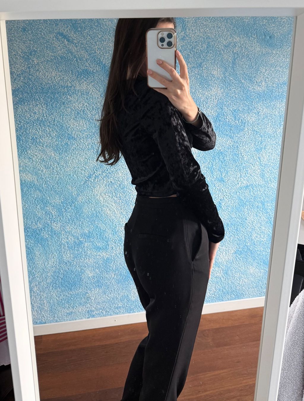H&M Top: Schwarzes Samt-Top von H&M – Nuovo (secondo la descrizione) da Altendorf venduto da Ga04 1