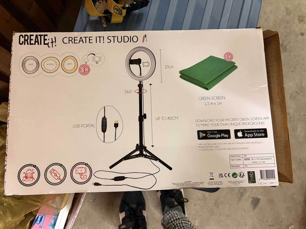 Sonstiges Zubehör: Green Screen Create it Studio – Neu und originalverpackt aus Basel von alisha.beuggert
