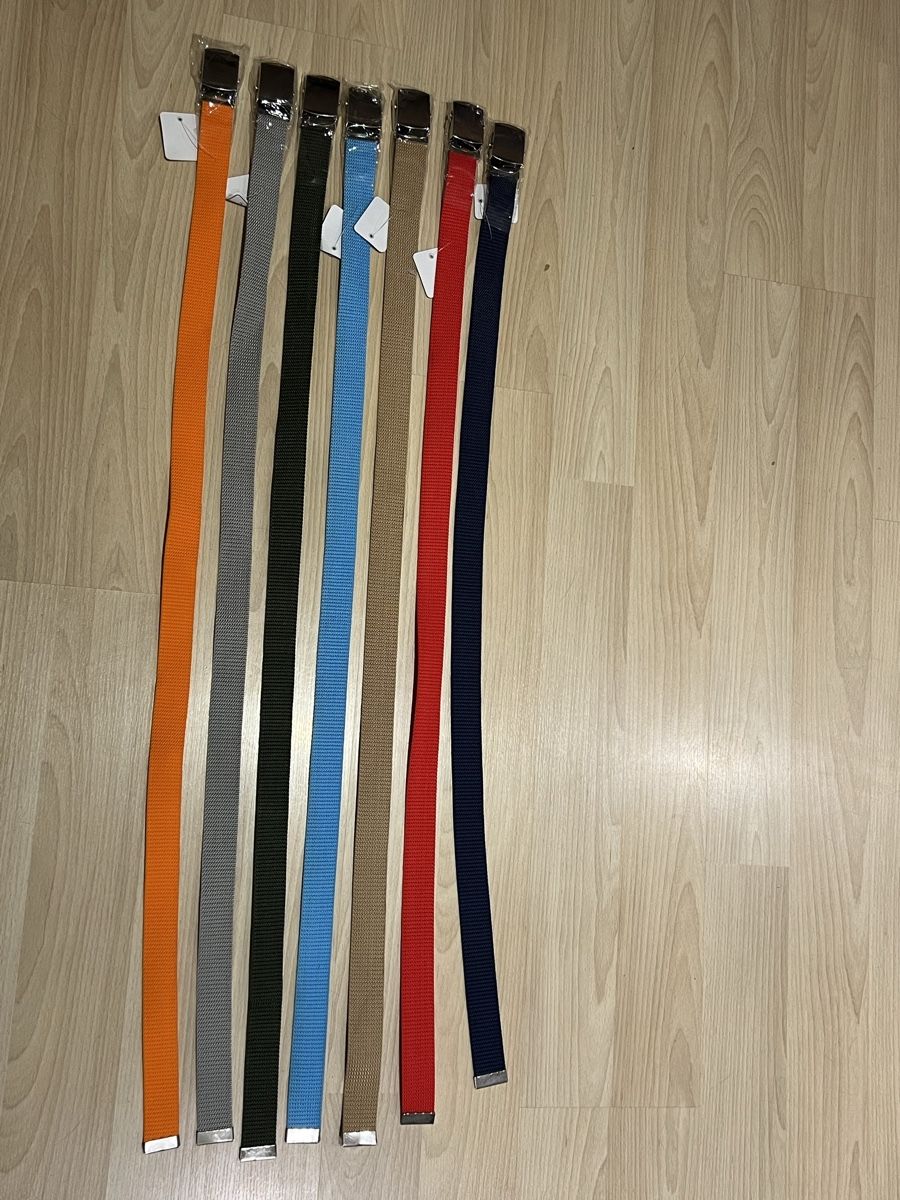 Cinture: 7 Gürtel diverse Farben 105cm – Nuovo e nell'imballaggio originale da Winkel venduto da Smilla82