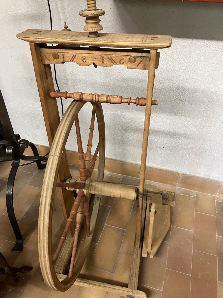 Rouets anciens: Antike Spinnräder – D'occasion à dietikon par Fisdirektor 2