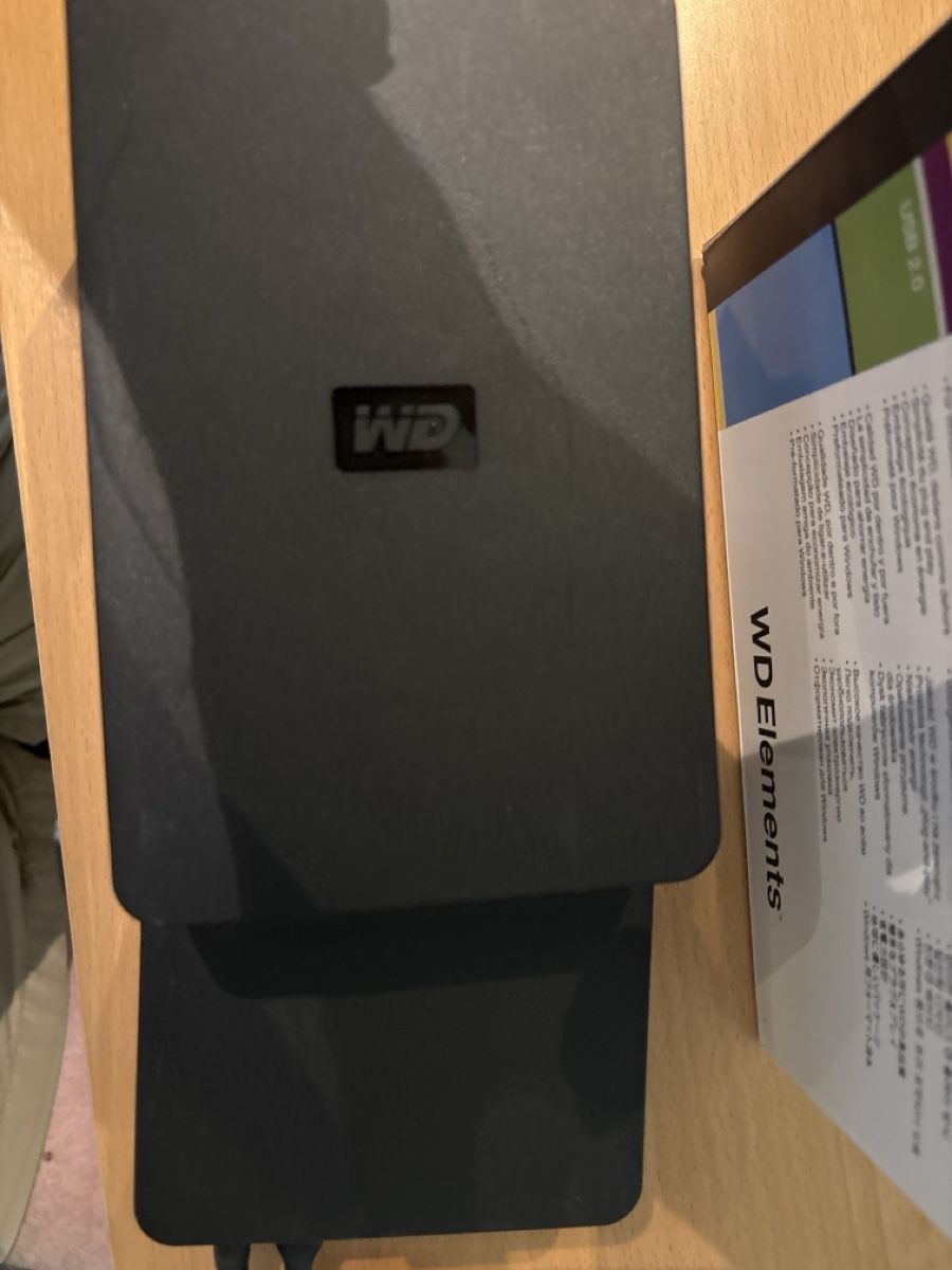 Western Digital Harddisks: WD Elements externe Festplatte neuwertig mit Netzteil – Gebraucht aus Zollikerberg von albatros019