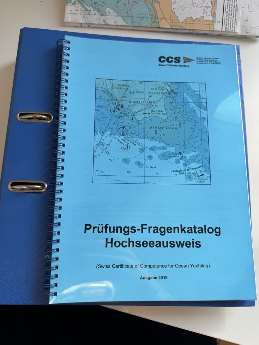 Libri: Lehrmittel Hochseeschein CSS – Usato da Bern venduto da heg_hgl7