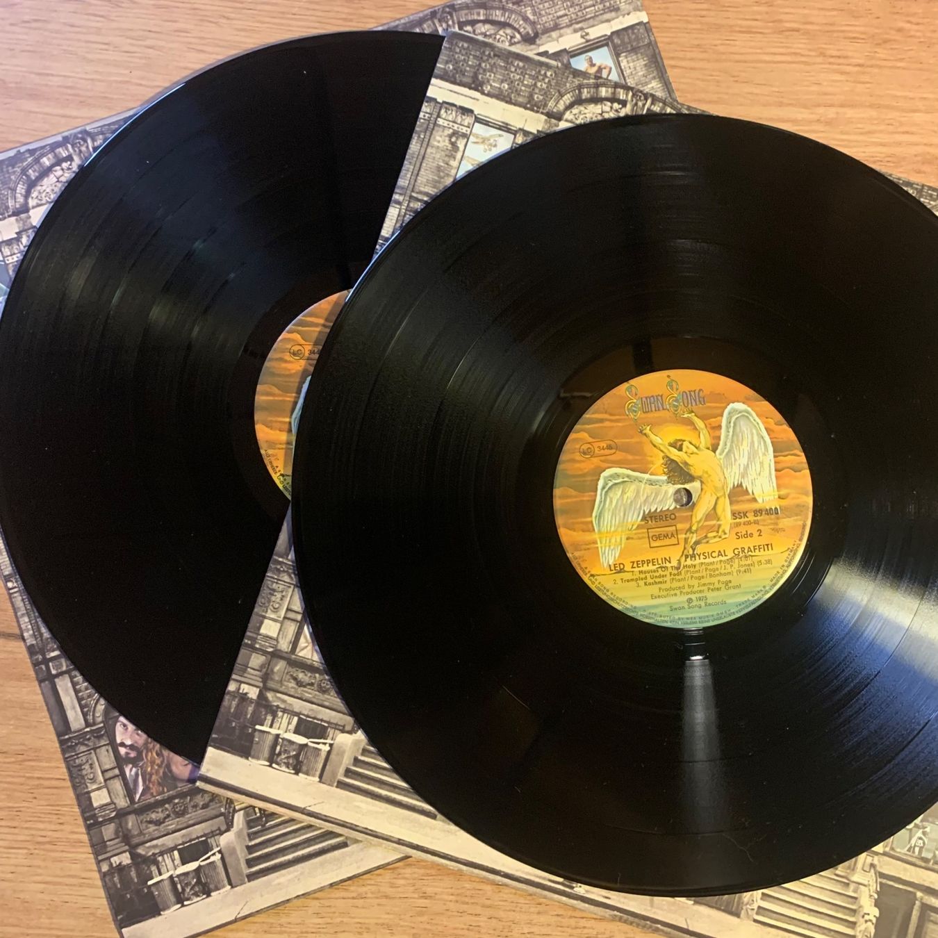 Dischi in vinile: LED ZEPPELIN - PHYSICAL GRAFFITI...RE GER 1975...VG+/VG++ – Usato da Gals venduto da Diskopat 3