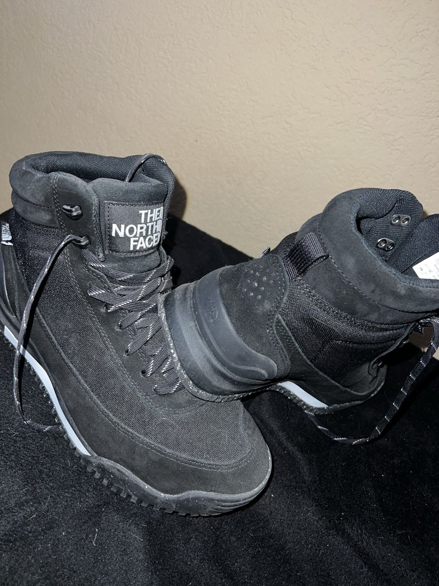Scarpe da uomo: Chaussure The North Face  – Nuovo (secondo la descrizione) da DÜDINGEN venduto da Dylan.1