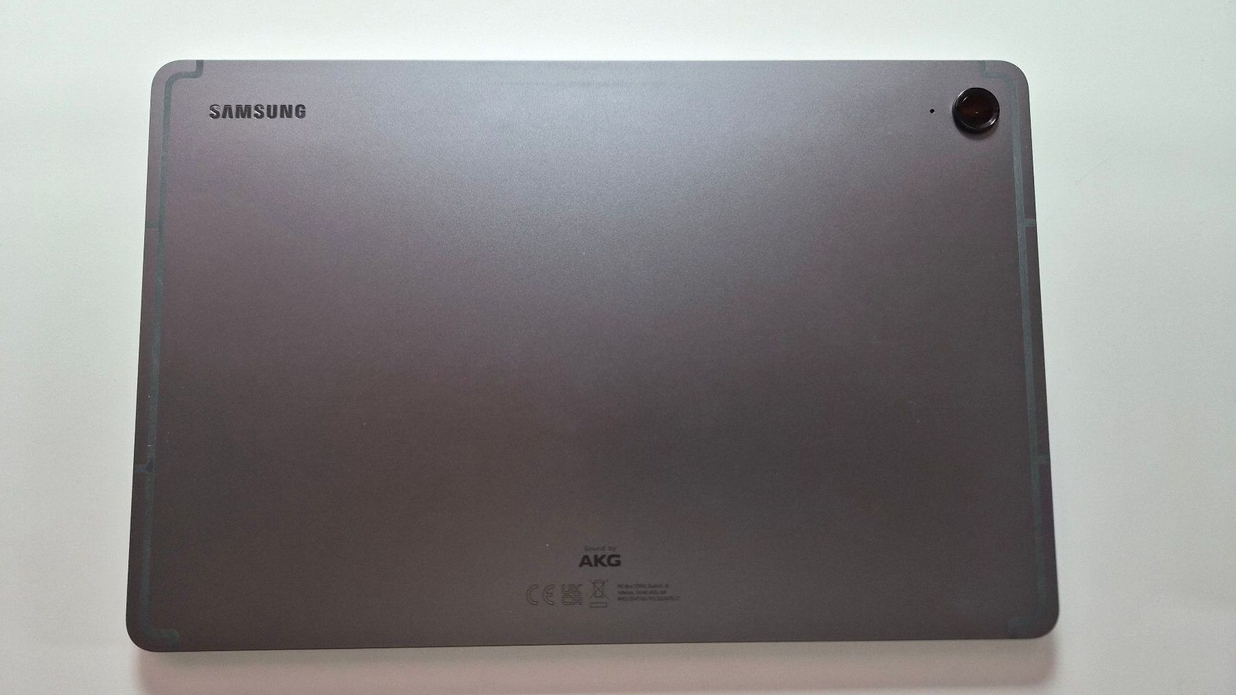 Samsung Tablet PC: Samsung Galaxy TAB S9 FE 128GB 5G + COVER + SCREEN PROTECTOR – Usato da Stäfa venduto da RicTrade77 1