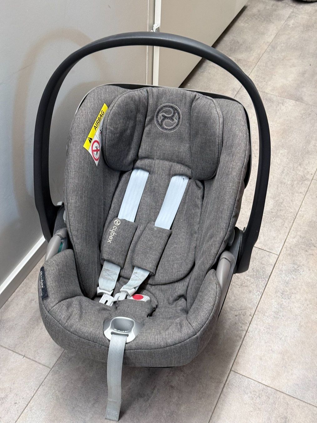 Cybex Seggiolini per auto: Cybex Cloud Z2 i-Size Babyschale + Base Z2 + Newborn-Einsatz – Usato da Effretikon venduto da Eventex