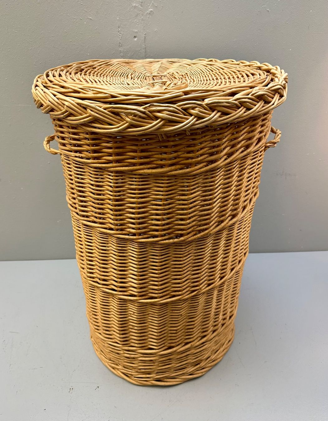 Paniers à linge: WÄSCHEKORB AB 1.- !!! – D'occasion à Zürich par NIKI777