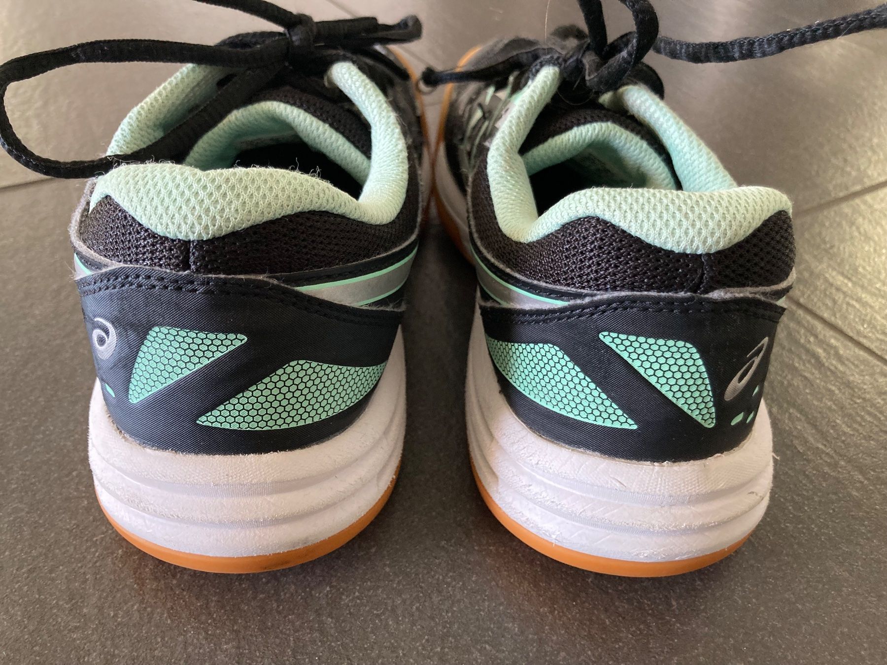 Asics Scarpe per ragazzi: asics Hallenturnschuhe Gr. 35 – Usato da Eschenbach SG venduto da 12seasons 2