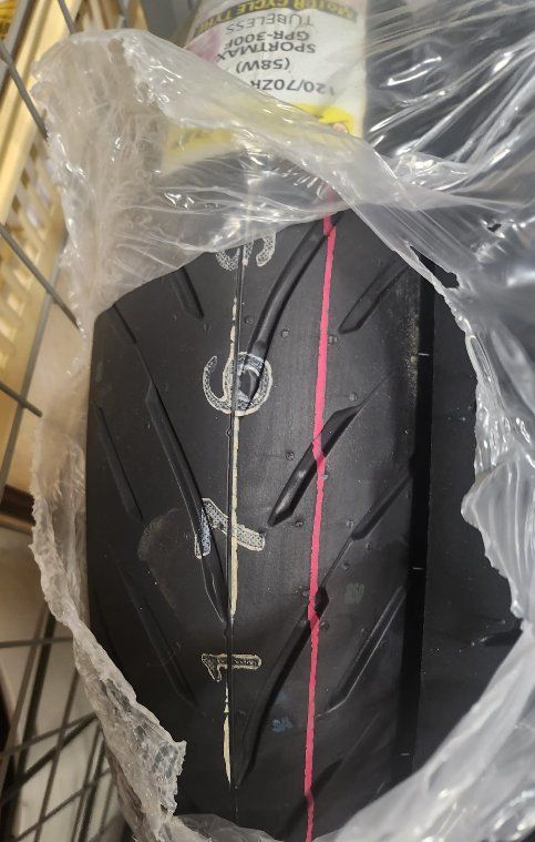 Tutti i ricambio per moto: 1 Satz Motorradreifen – Nuovo e nell'imballaggio originale da Hinwil venduto da Roemel2