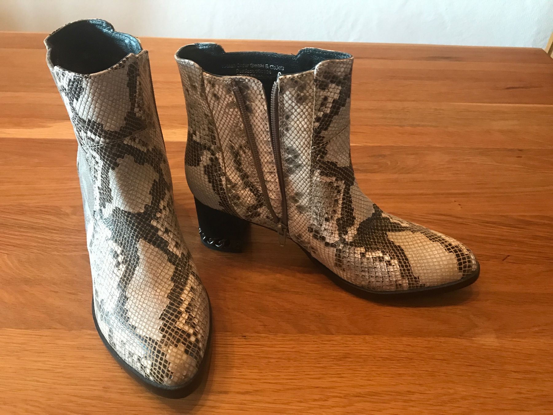 Damenschuhe: Leder Stiefeletten  von Liva Loop Gr. 41 – Neu und originalverpackt aus Mümliswil von whoismy