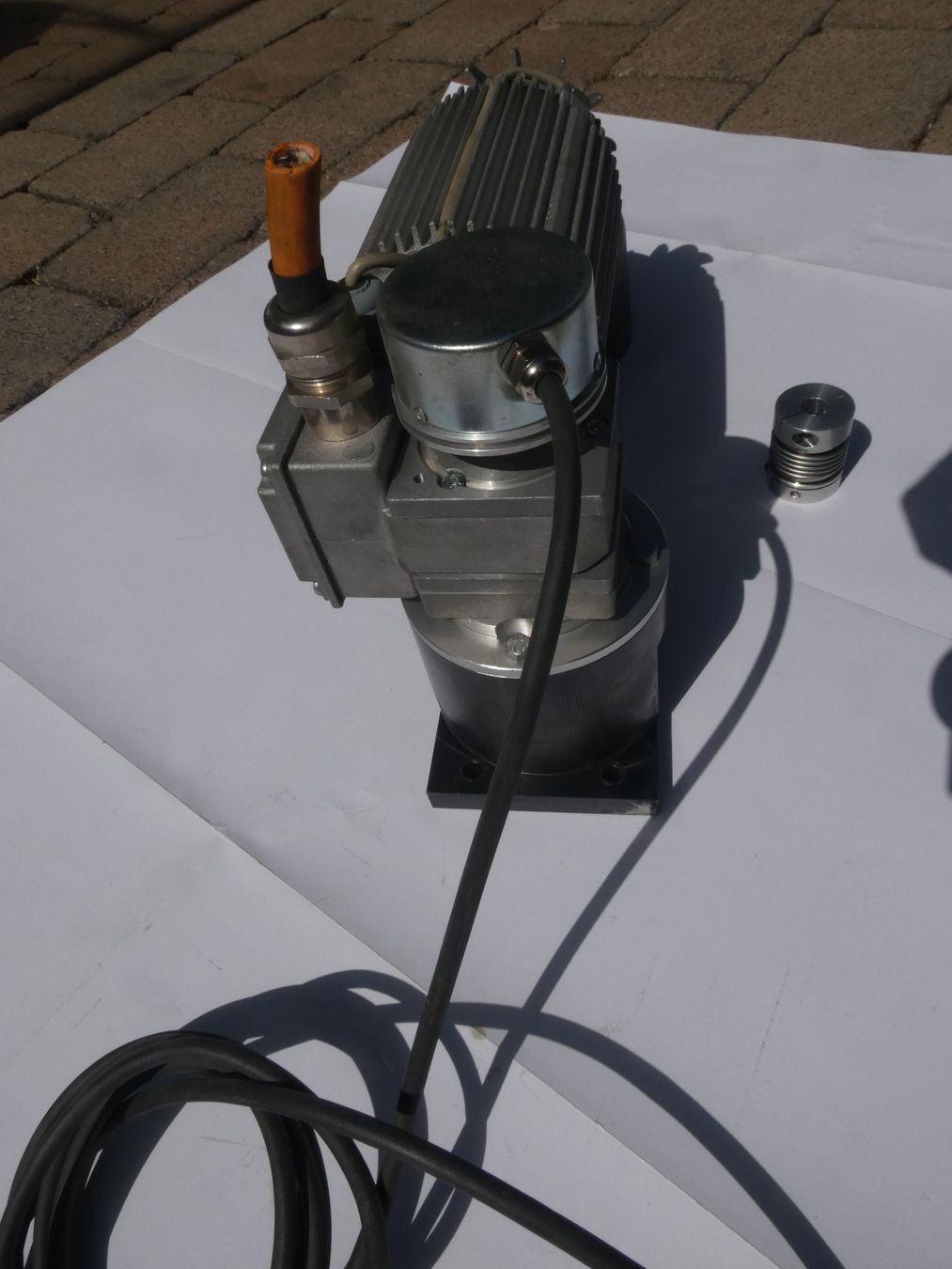 Mini  Motori: MiniMotor Getriebemotor – Usato da Fulenbach venduto da Hach0 6