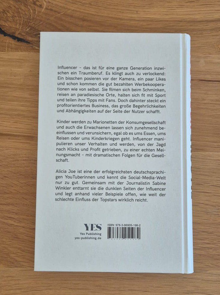 Libri: Falsche Vorbilder - Alicia Joe – Usato da Niedergampel venduto da jen_c2xq 1
