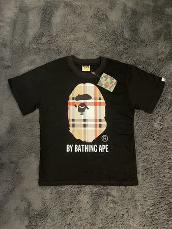 T-Shirt BAPE Grösse M schwarz mit Logo und Muster neu