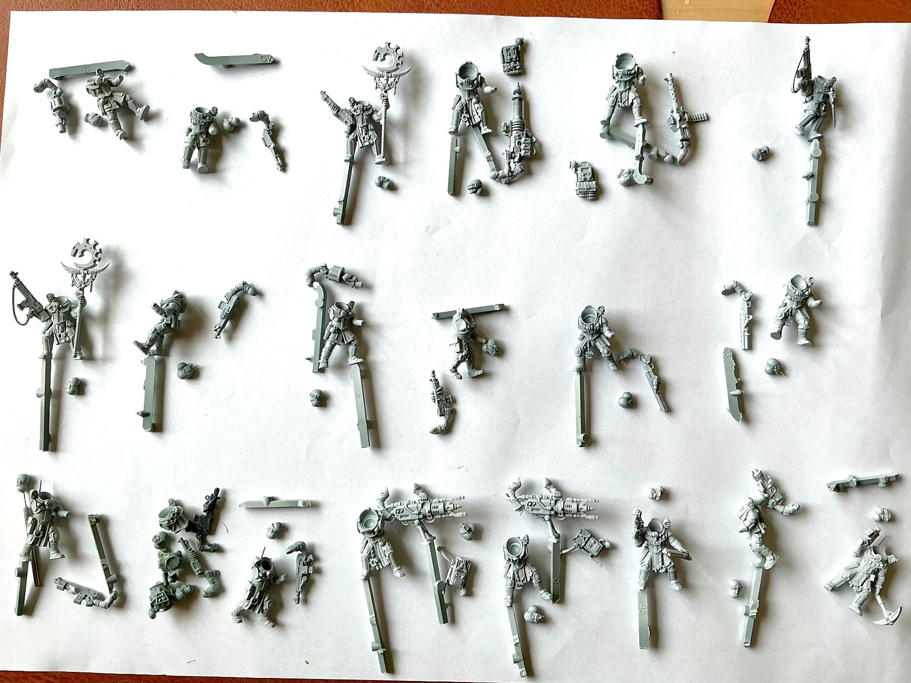 Kit di modellismo & Modellini statici: Warhammer 40k: 20 Neophyte Hybrids – Usato da Zürich venduto da schniposaco