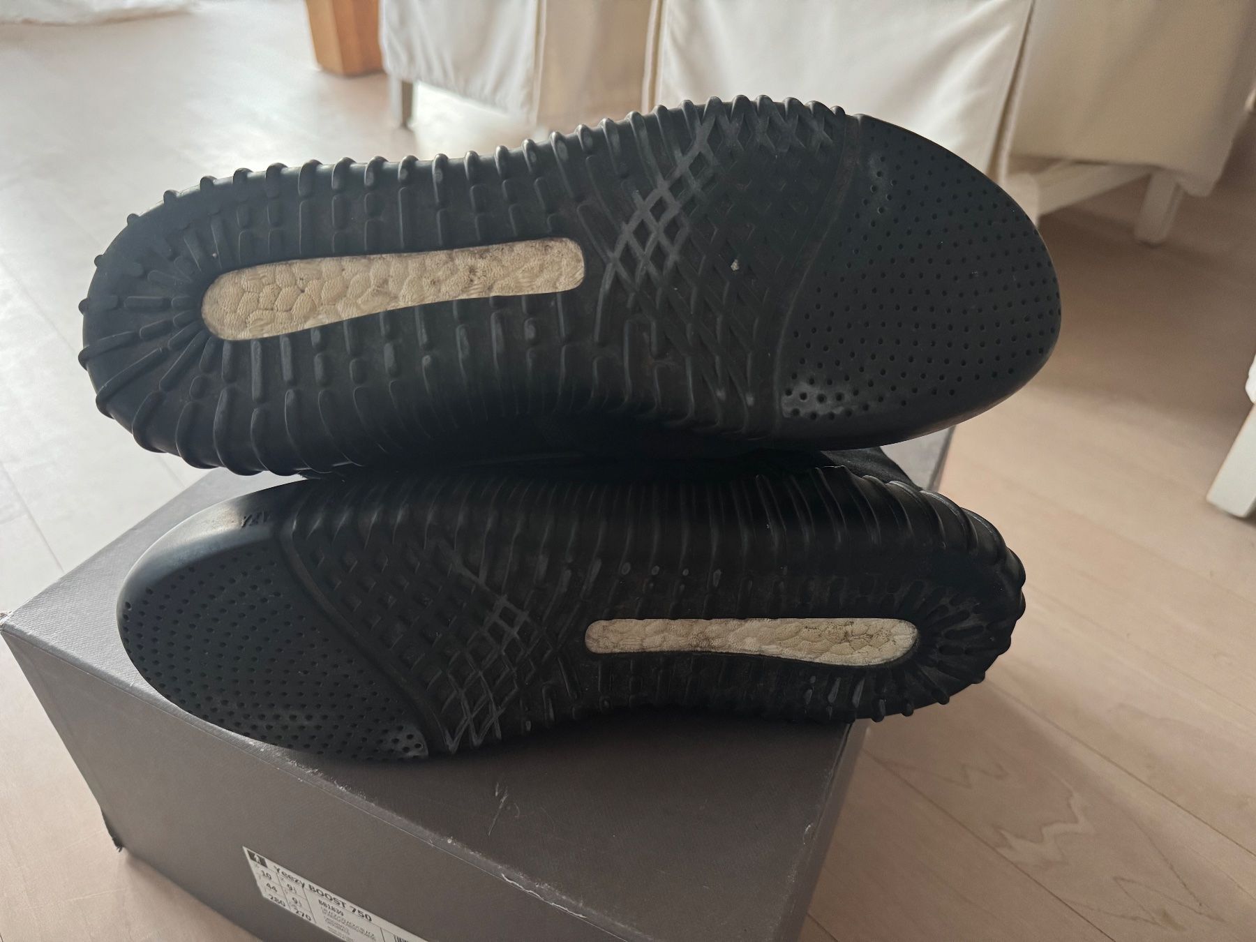 Adidas Herrenschuhe: Yeezy Boost 750 EUR 44; US 10 – Gebraucht aus grafstal von ALiine07 6
