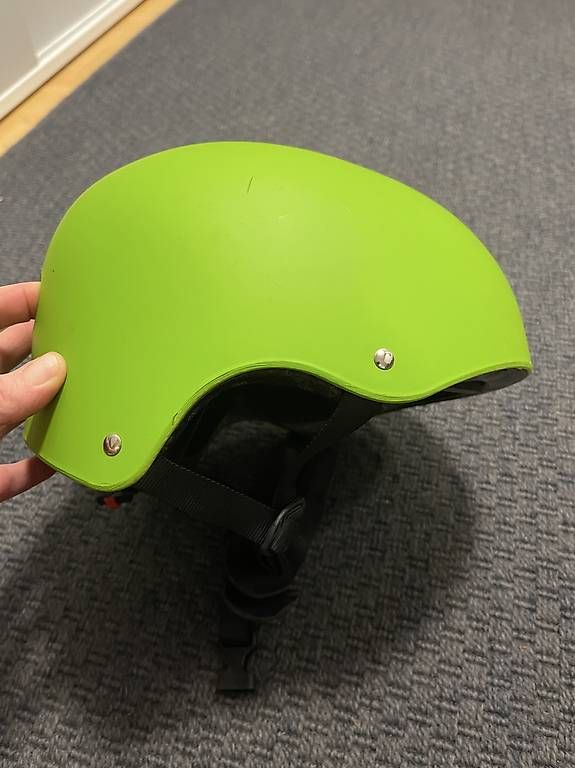Copricapi, berretti & cappellini: Skater He?m – Usato da Uster venduto da Lia75