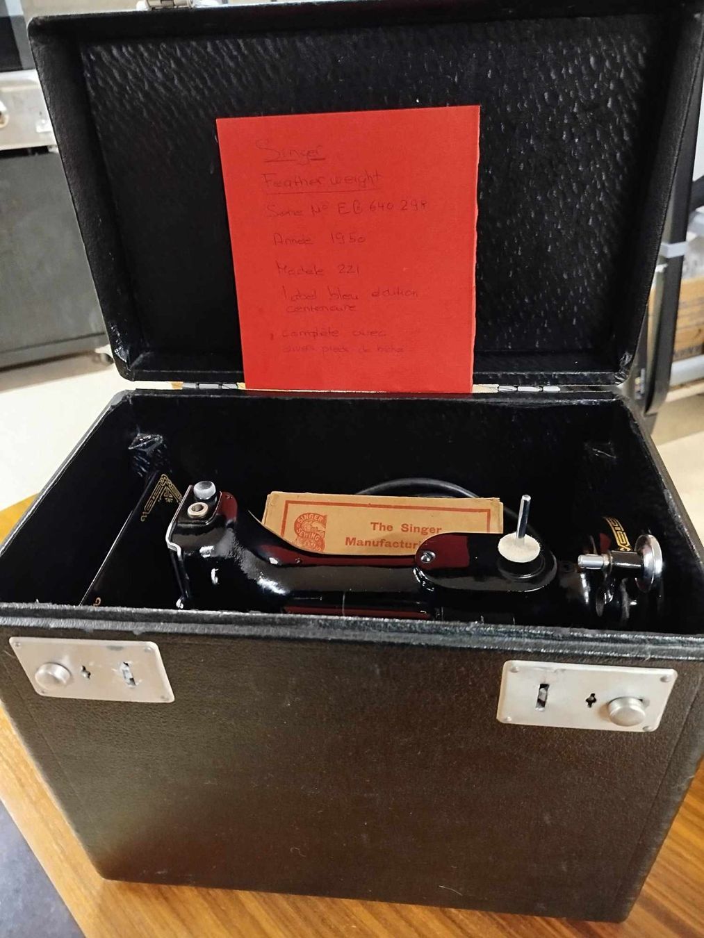 Singer Macchine da cucire: Machine à coudre (nr 9 ) – Usato da La Chaux-de-Fonds venduto da Emmaus2300CDF 4
