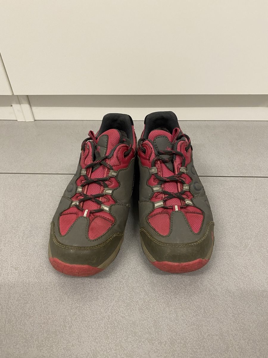 Jack Wolfskin Chaussures filles: Halbschuhe Mädchen – D'occasion à Pfäffikon ZH par aveo14