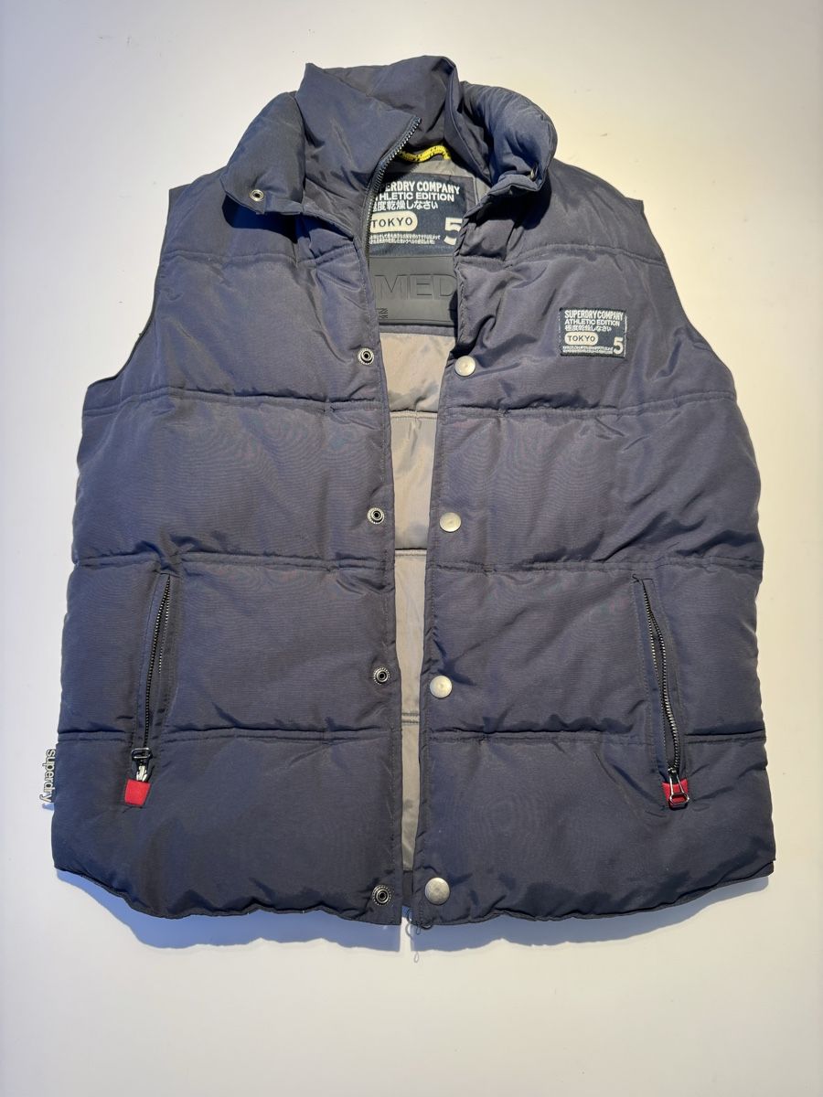 Superdry Jacken: Doudoune sans manche Superdry – Gebraucht aus Chêne-Bougeries von OB_Geneva