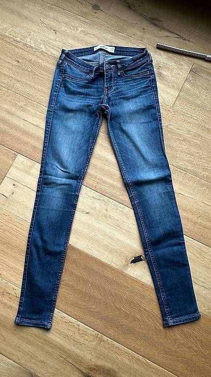 Hollister Jeans: Hollister Jeans – Usato da Rombach venduto da ste_5zvl