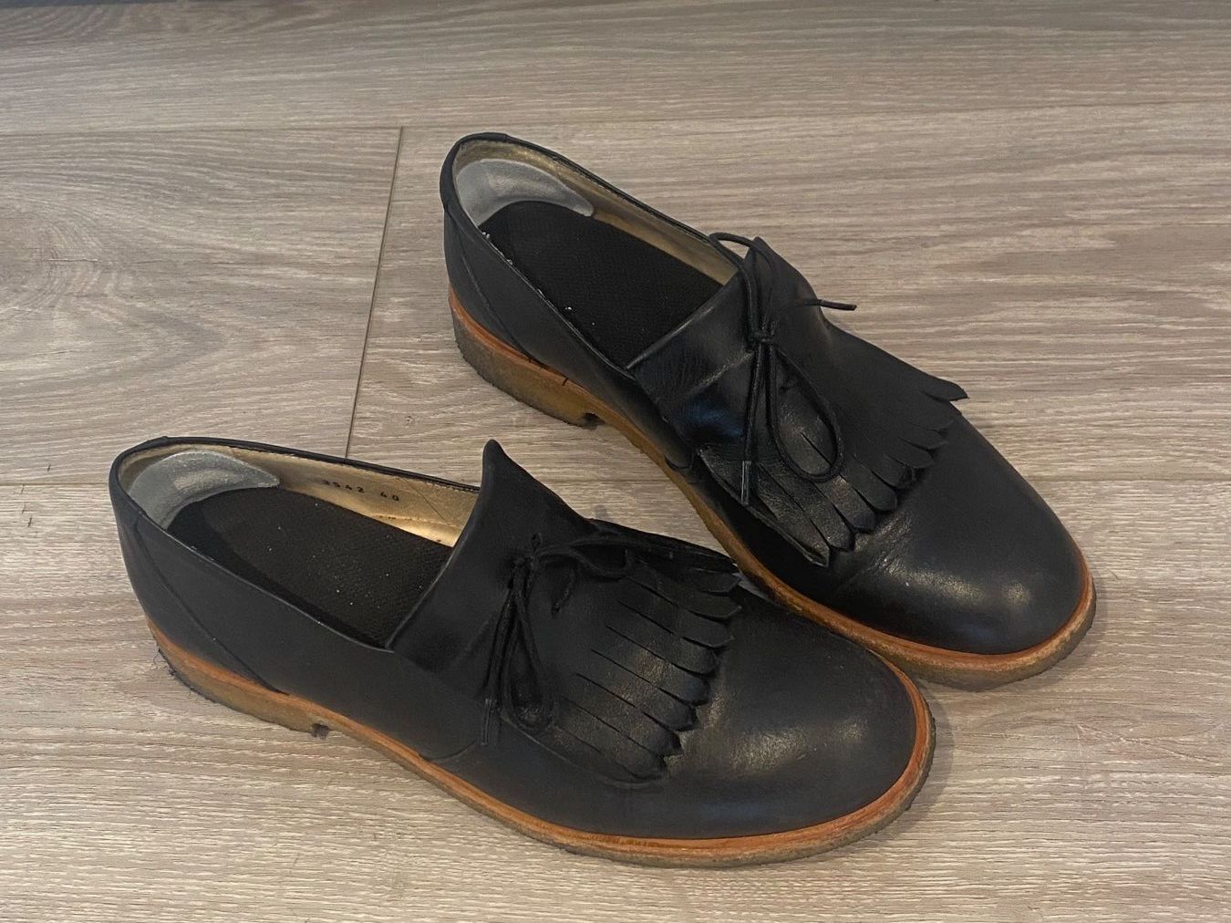Scarpe da donna: Schuhe Angulus schwarz Leder Fransen – Usato da Basel venduto da NormaJean01 1