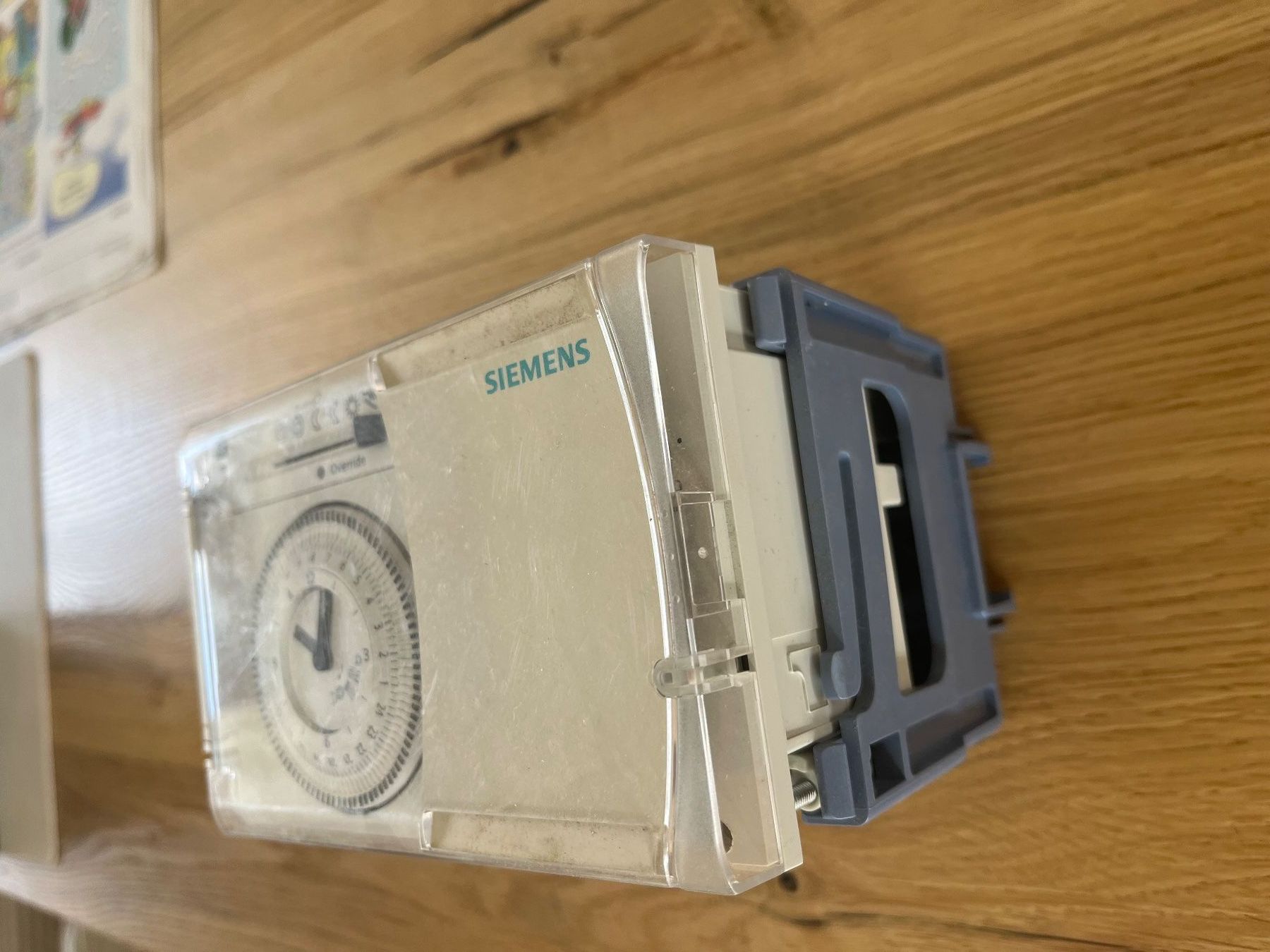 Componenti elettronici: Siemens RVP201.1 Zeitschaltuhr neu – Nuovo e nell'imballaggio originale da Unterterzen venduto da Siola4 5