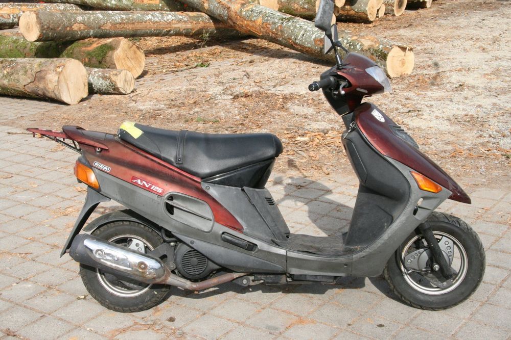 Suzuki AN 125 Roller Scooter (Gebraucht) in Hallau für CHF 151 – mit ...