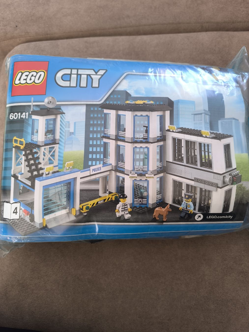 Lego Kit di costruzioni: LEGO City Polizei Station 60141 – Usato da Langenthal venduto da SchwarzeRose5