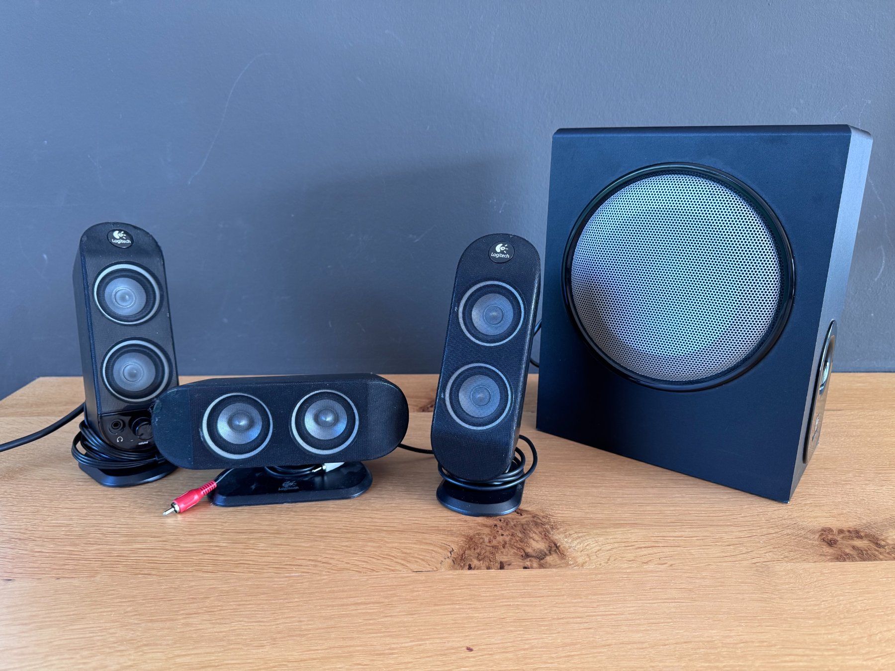 Logitech Lautsprecher: Logitech X-530 Lautsprecher Set – Gebraucht aus Brig von mimobot
