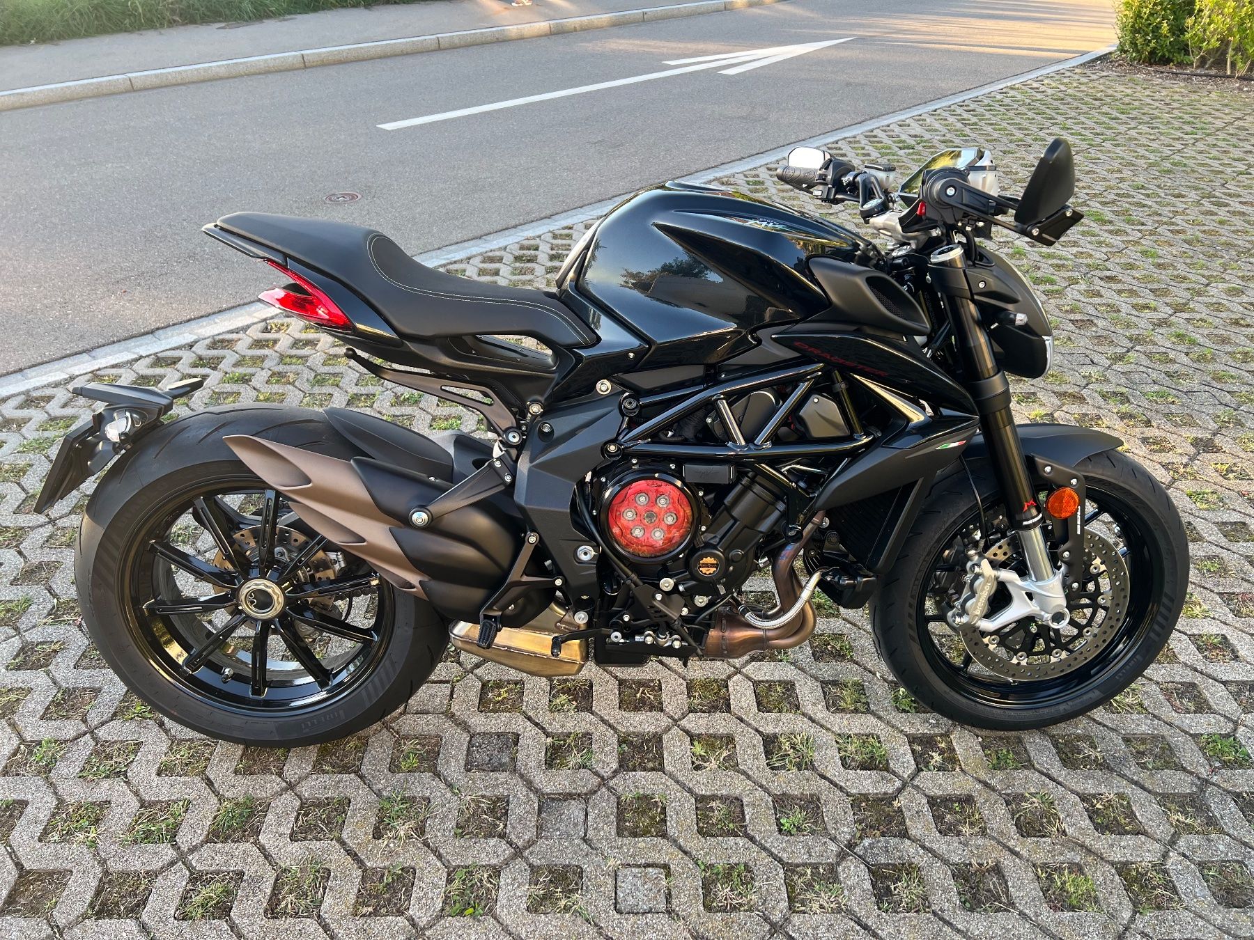 MV Agusta Strada: MV Agusta Dragster 800R – Usato da Unterengstringen venduto da tmantegazzi 2